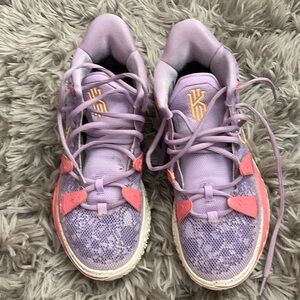 Nike Men’s Kyrie 7 "Daughters" Azurie Size 9 w box